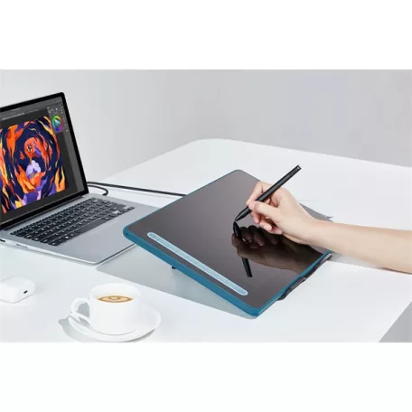 XP-PEN Grafikus kijelző - Artist 16 2nd gen. (16", IPS, 16:9, 1920x1080, 5080 LPI, PS 8192, 200 RPS, 10 gomb) fekete