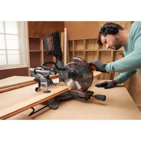 Black and Decker GÉRVÁGÓ 1500 W 216 MM BES701-QS