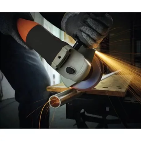 Black and Decker SAROKCSISZOLÓ KOFFERBEN 1200W KG1202-QS