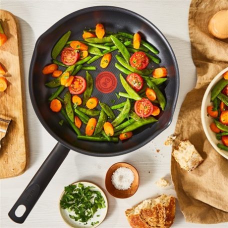 Tefal SERPENYŐ 28CM B5680683